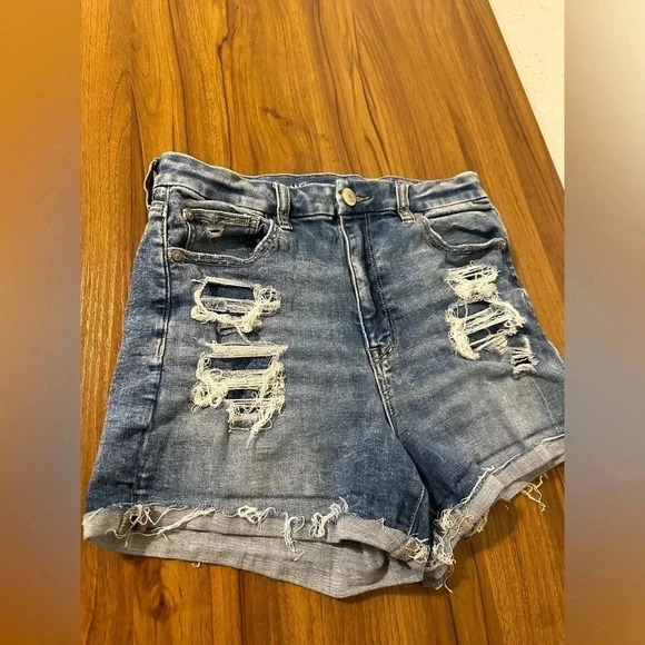 AMERICAN EAGLE Women’s Distressed Stretchy Curvy Hi-Rise Shortie Shorts Size 8 - Picture 2 of 14